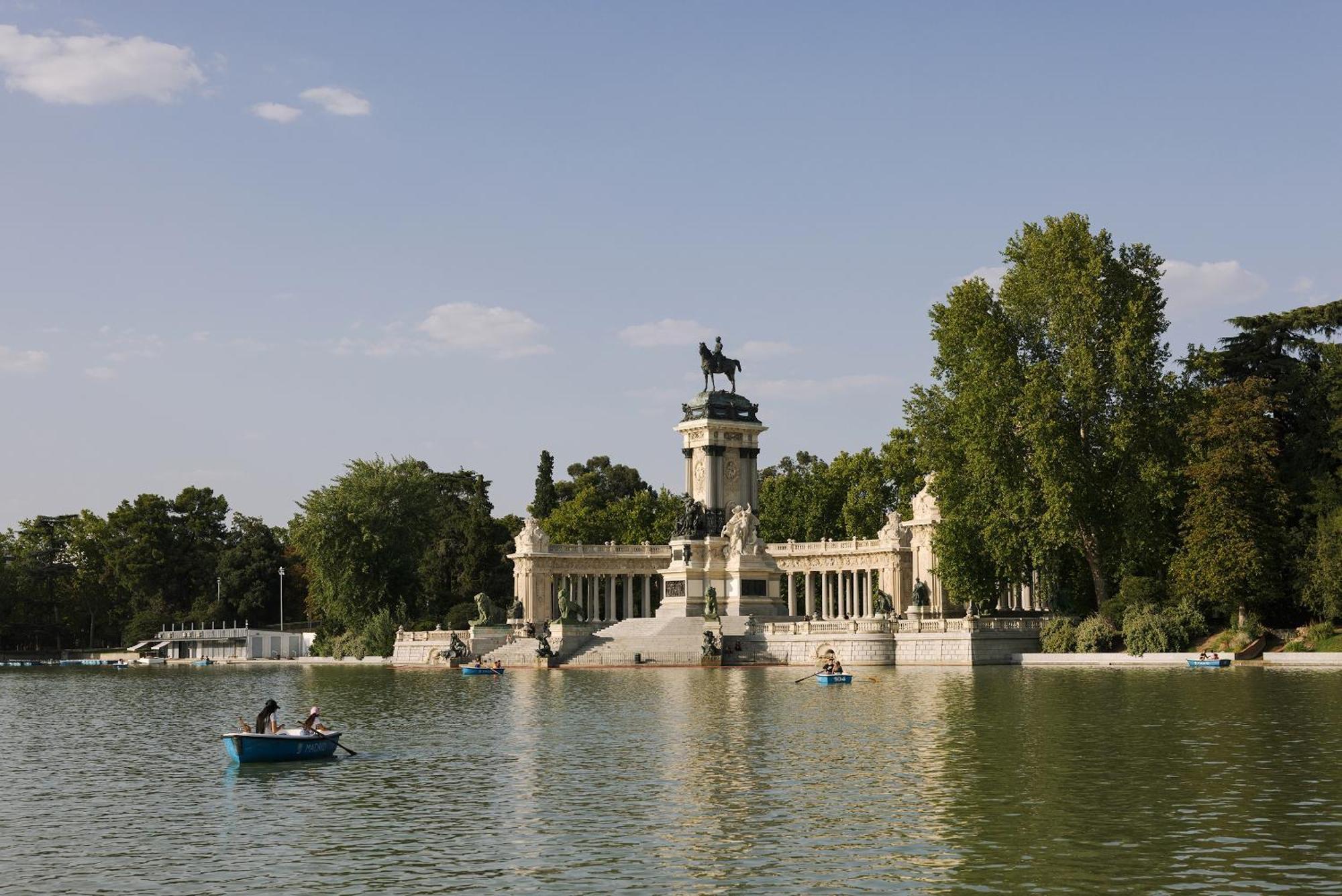 Sonder Sofia Aparthotel Madrid Luaran gambar